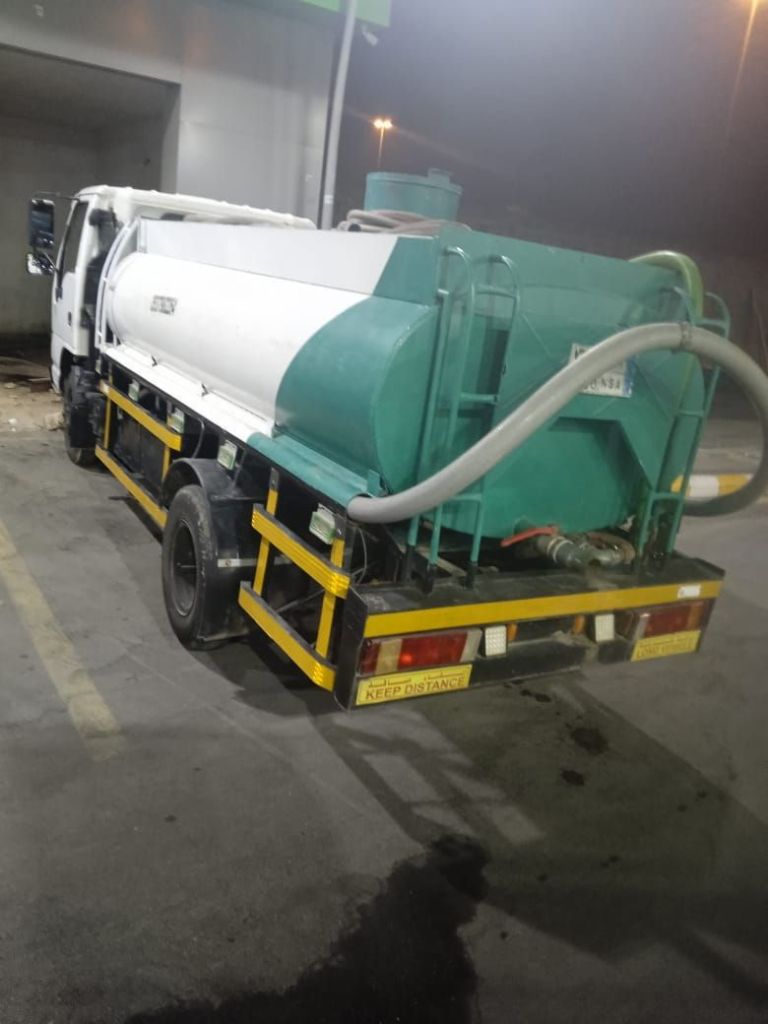 لدينا مياه صالحه للشرب ولدينا مياه غسيل وترويش